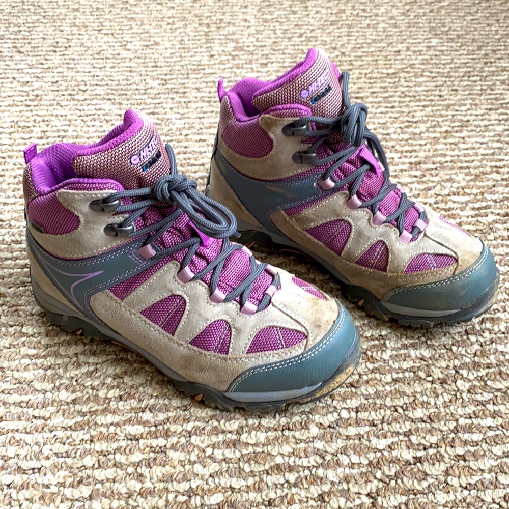 Girls hiking boot